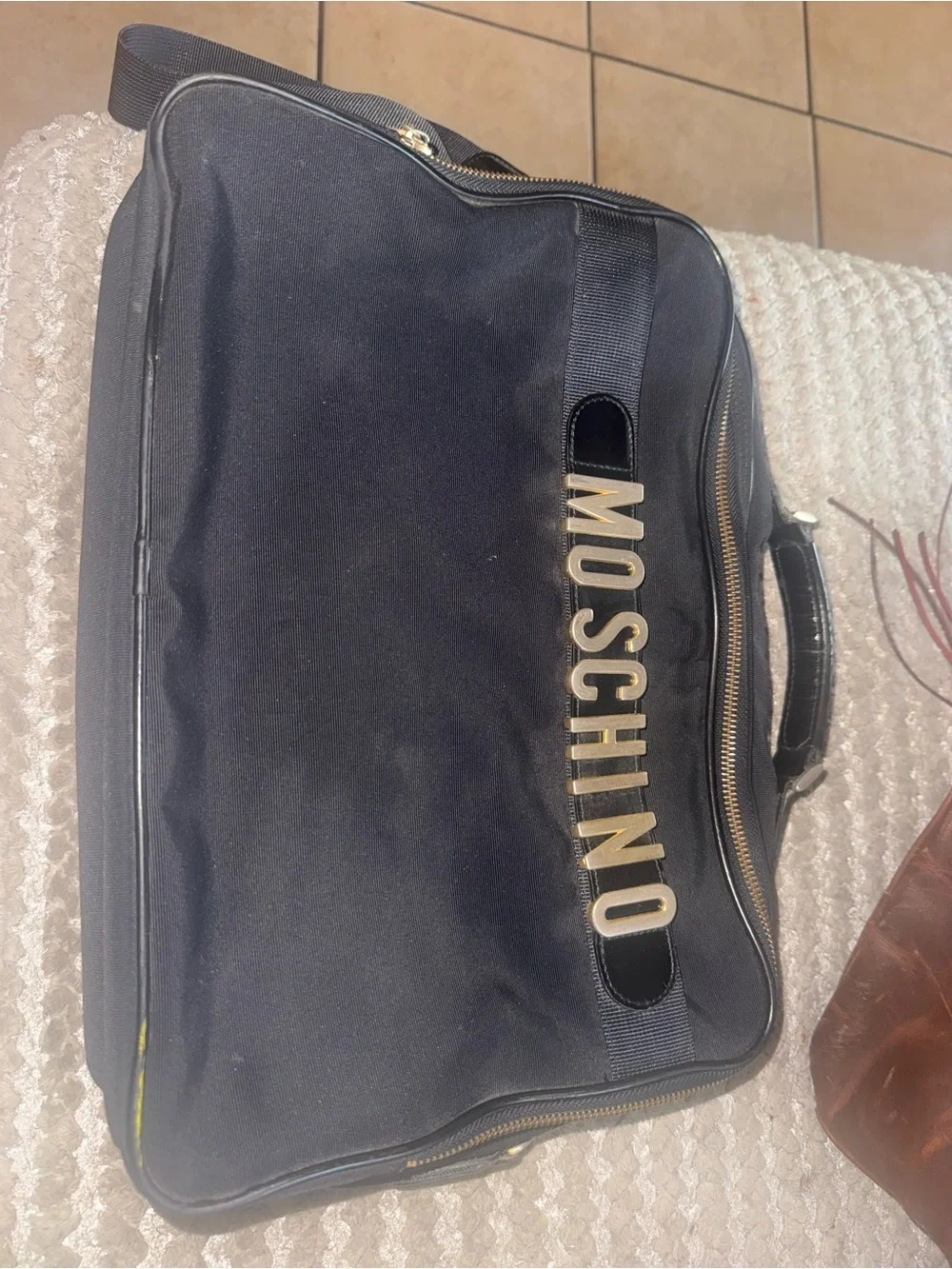 Moschino compact messenger